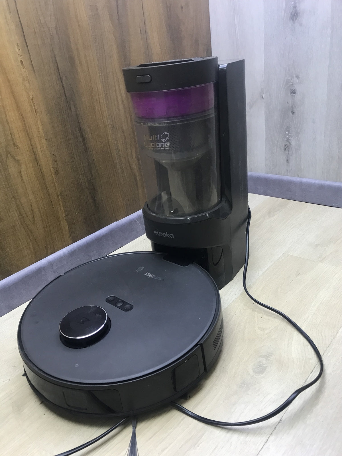 EUREKA NER E10s vacuum/mop robot with bagless vacuum station, I28979