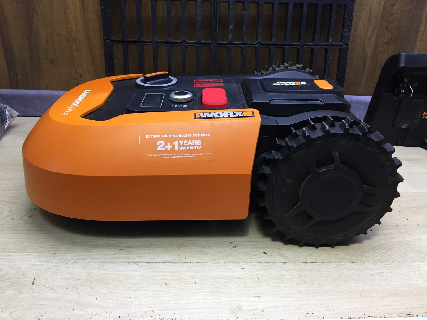 WORX Landroid M700 PLUS WR167E robotic lawnmower for gardens up to 700 sqm, I33526