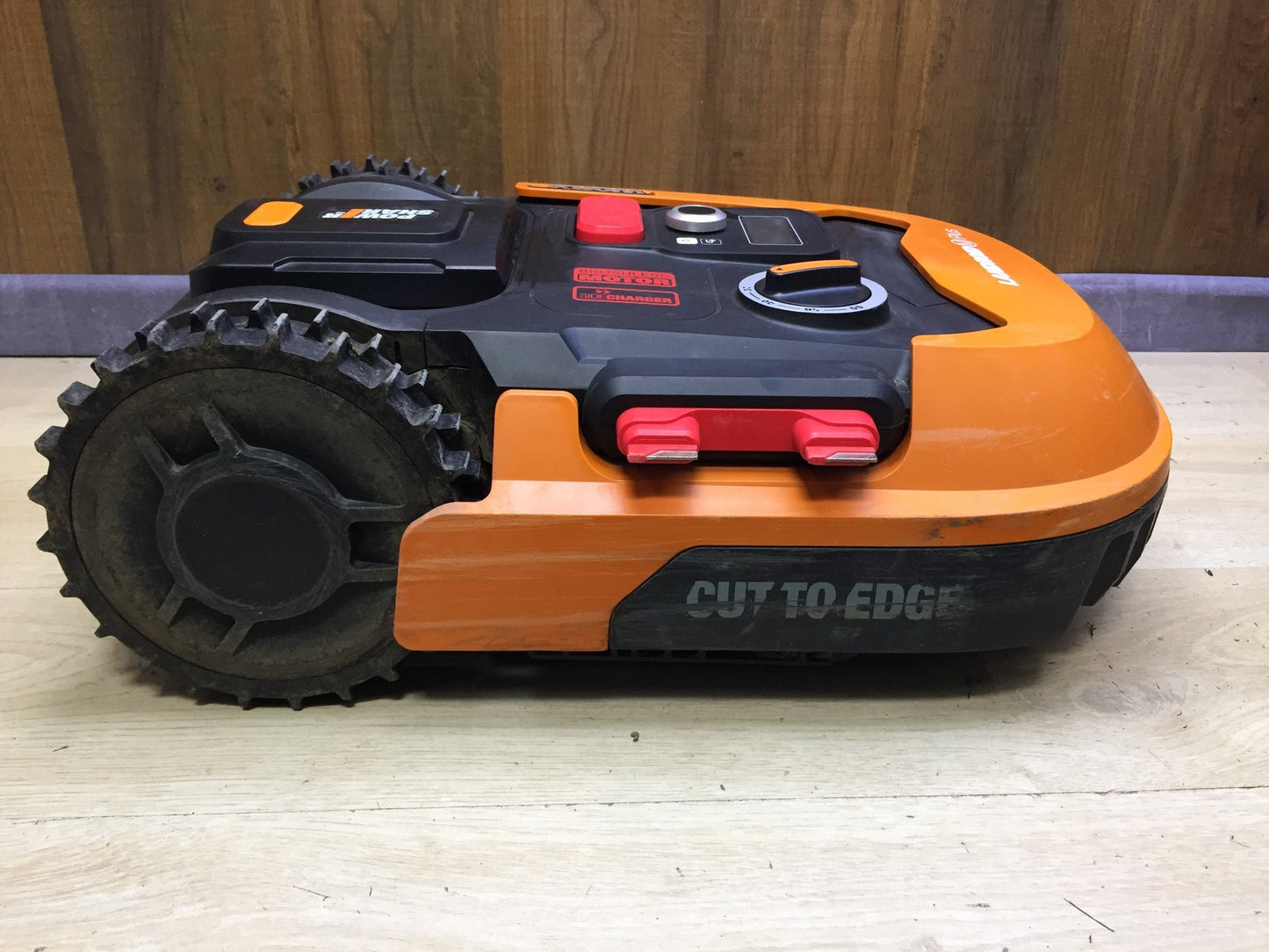 WORX Landroid M500 PLUS WR165E Robotic Lawnmower for up to 500 sqm with Wi-Fi, Bluetooth, I33540