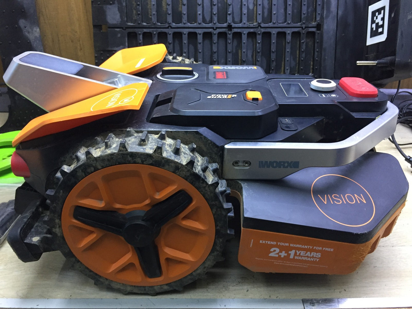 WORX Landroid Vision M600 Mähroboter WR206E, für Gärten bis 600qm, I33583