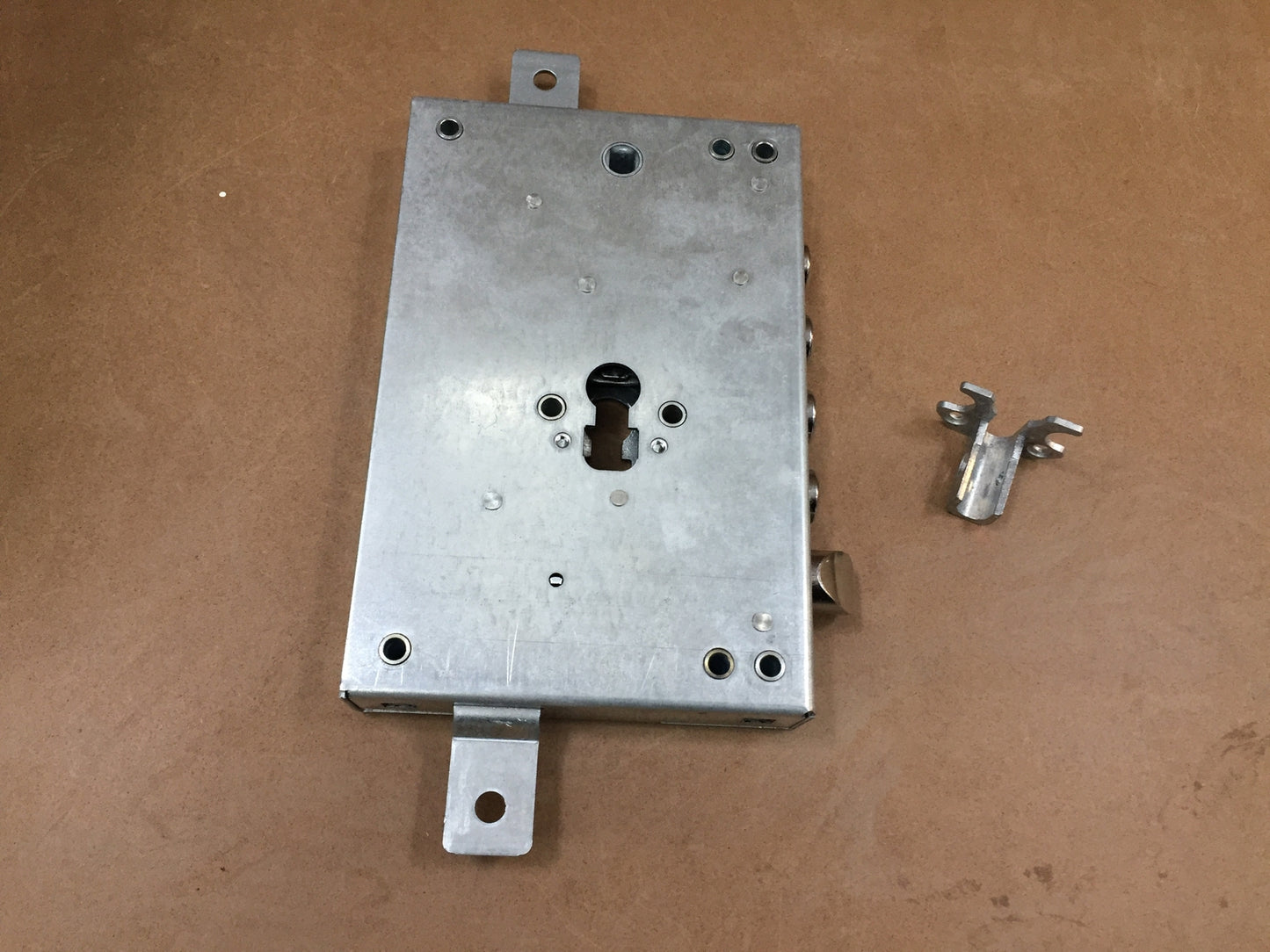 YALE Y135M1A03128 Y135 M B-Lock Schloss, grau, I13491