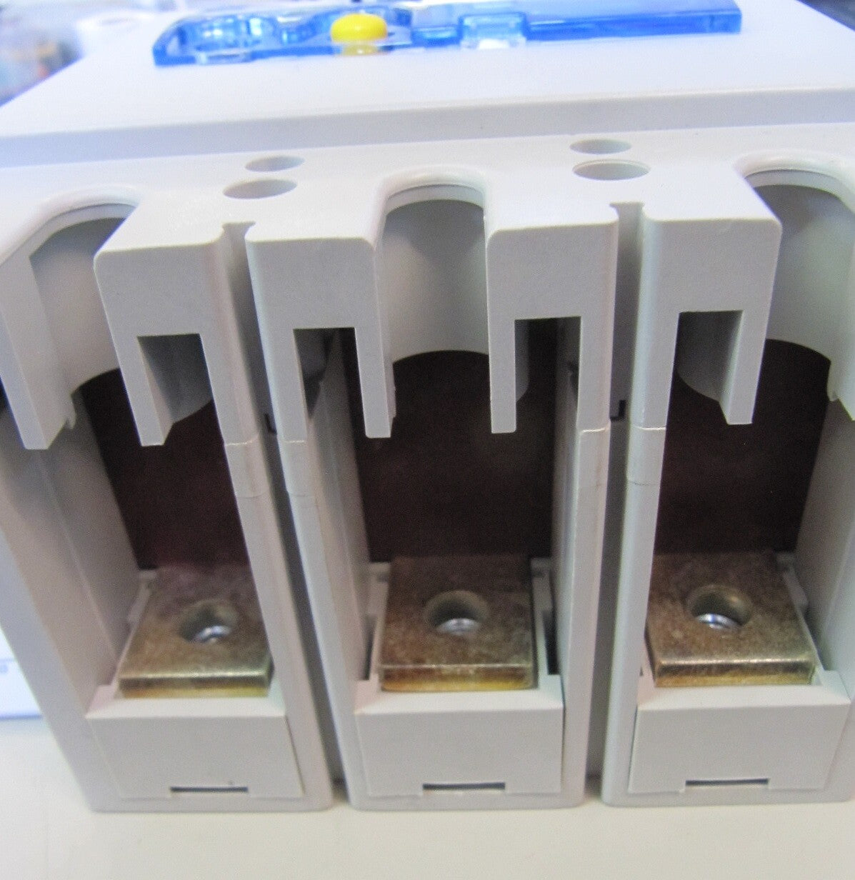 Legrand Box molded wood residual current device DPX3-630 attachable 026060 invoice