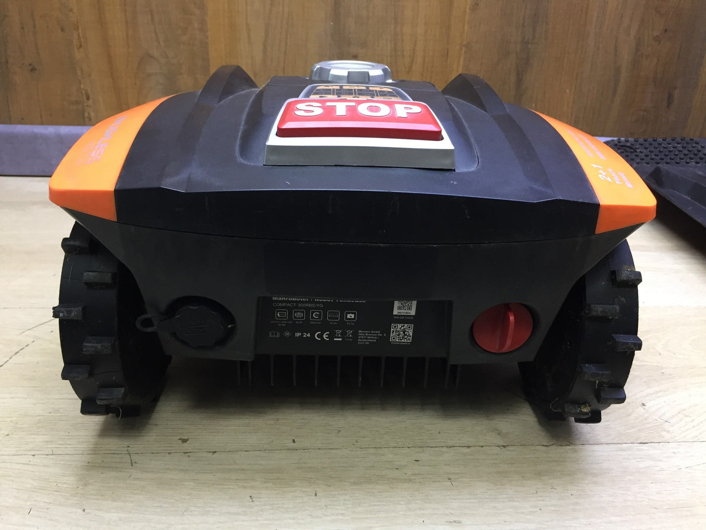 Yard Force FORCE robotic lawnmower COMPACT 300RBS up to 300 sqm, I33294