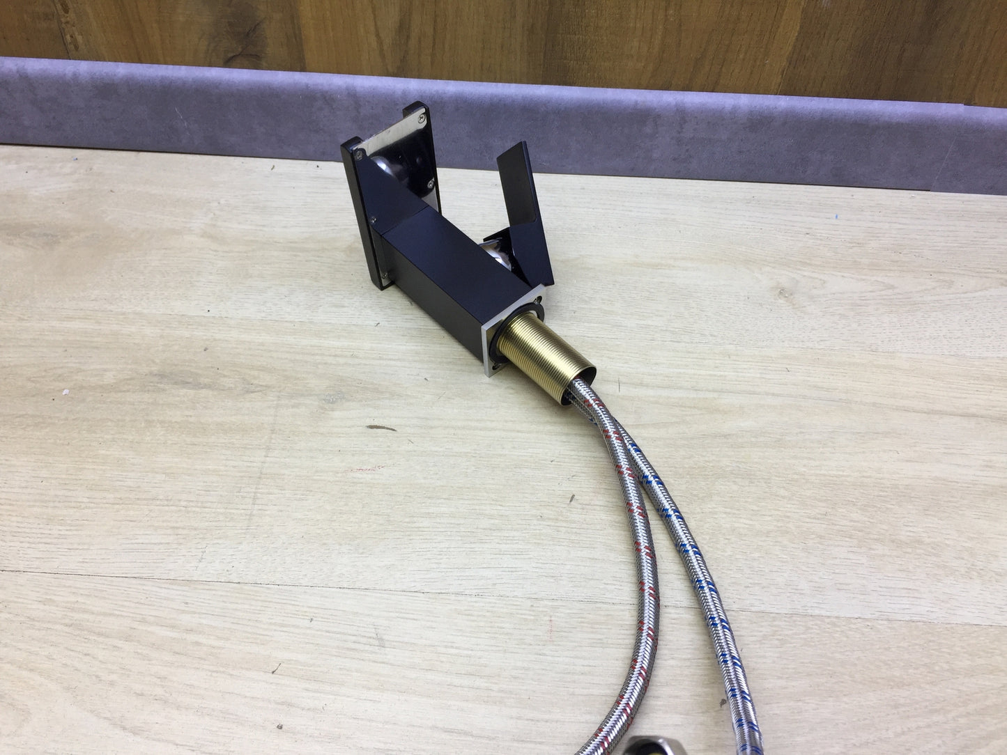 Jetcloud LED Wasserhahn Badezimmer Wasserfall schwarz, I23811