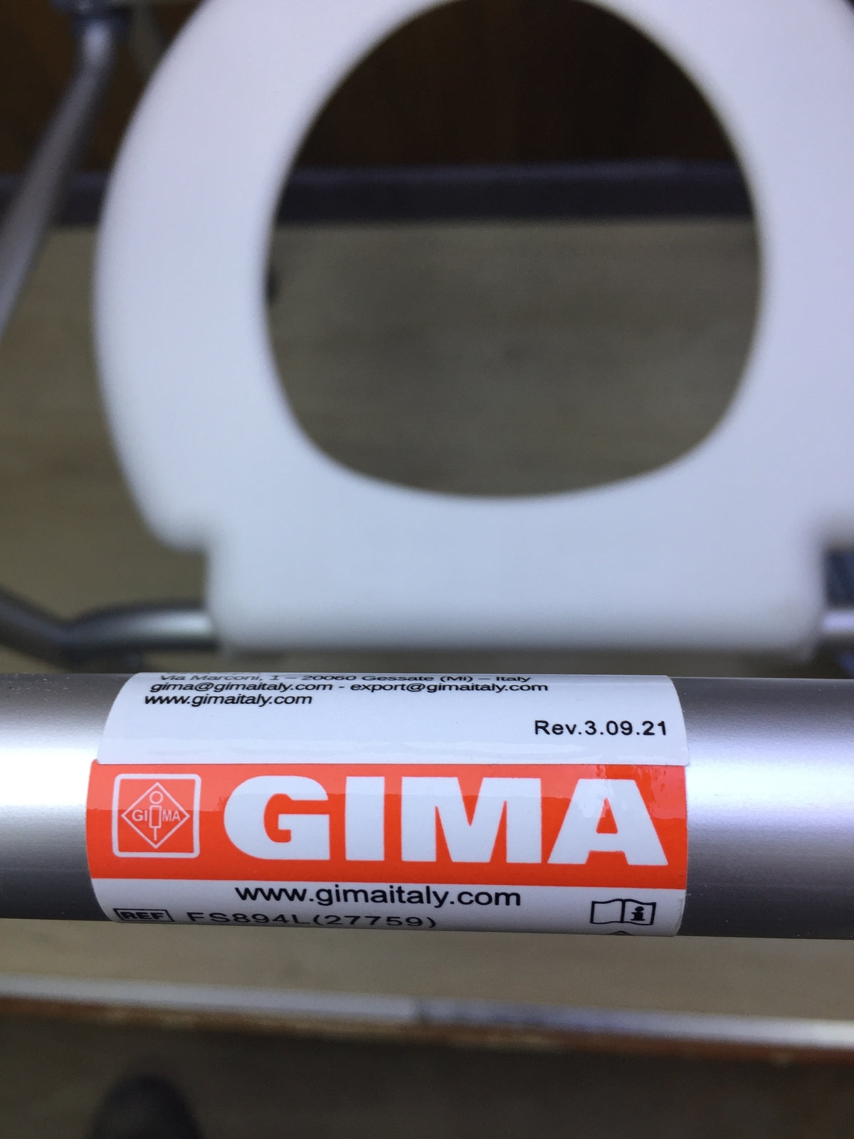 Gima 27759 höhenverstellbarer Toilettenstuhl mit Armlehnen, I30977