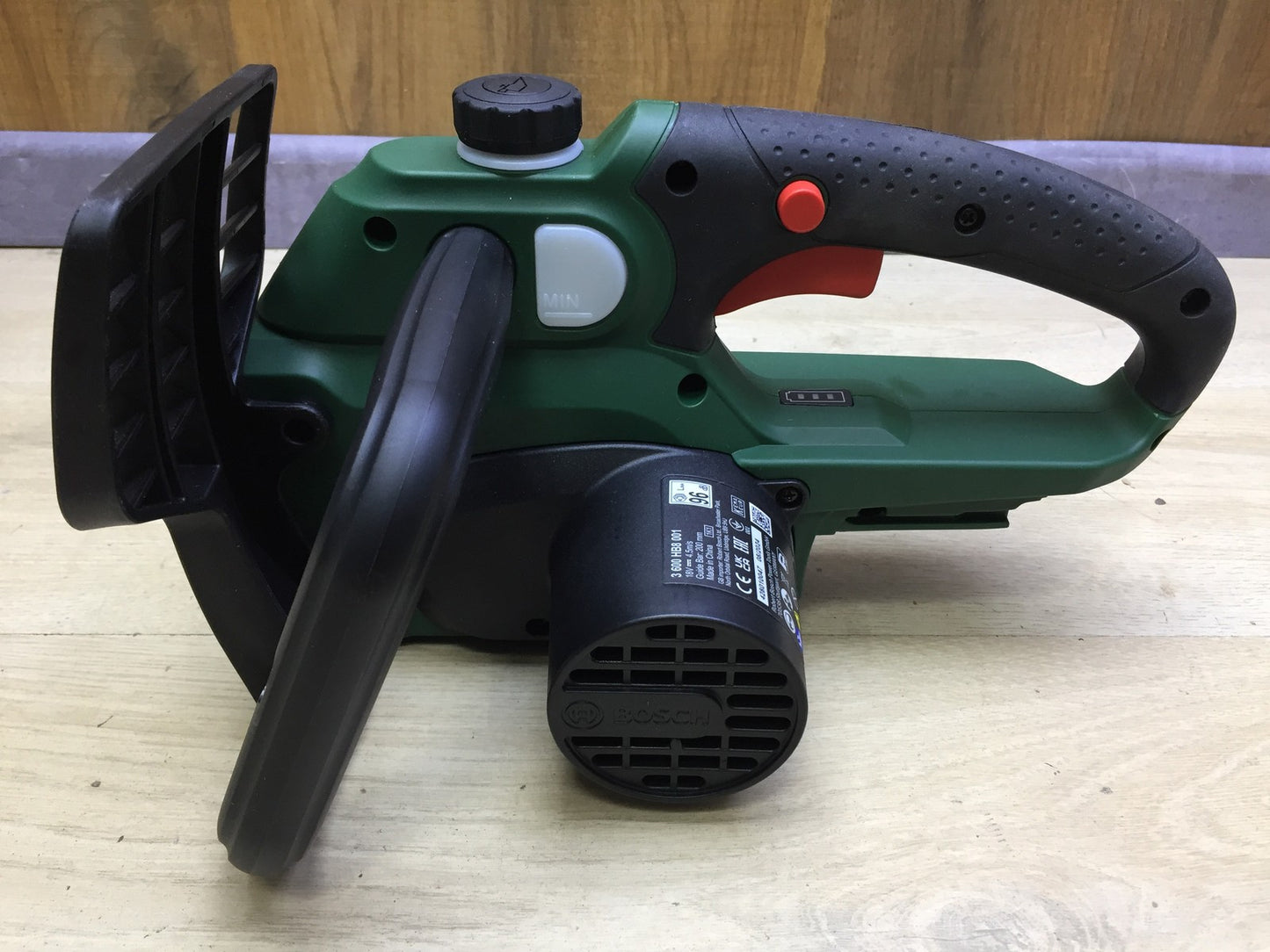Bosch UniversalChain 18 cordless chainsaw, 2.5Ah battery, 18V, I33118