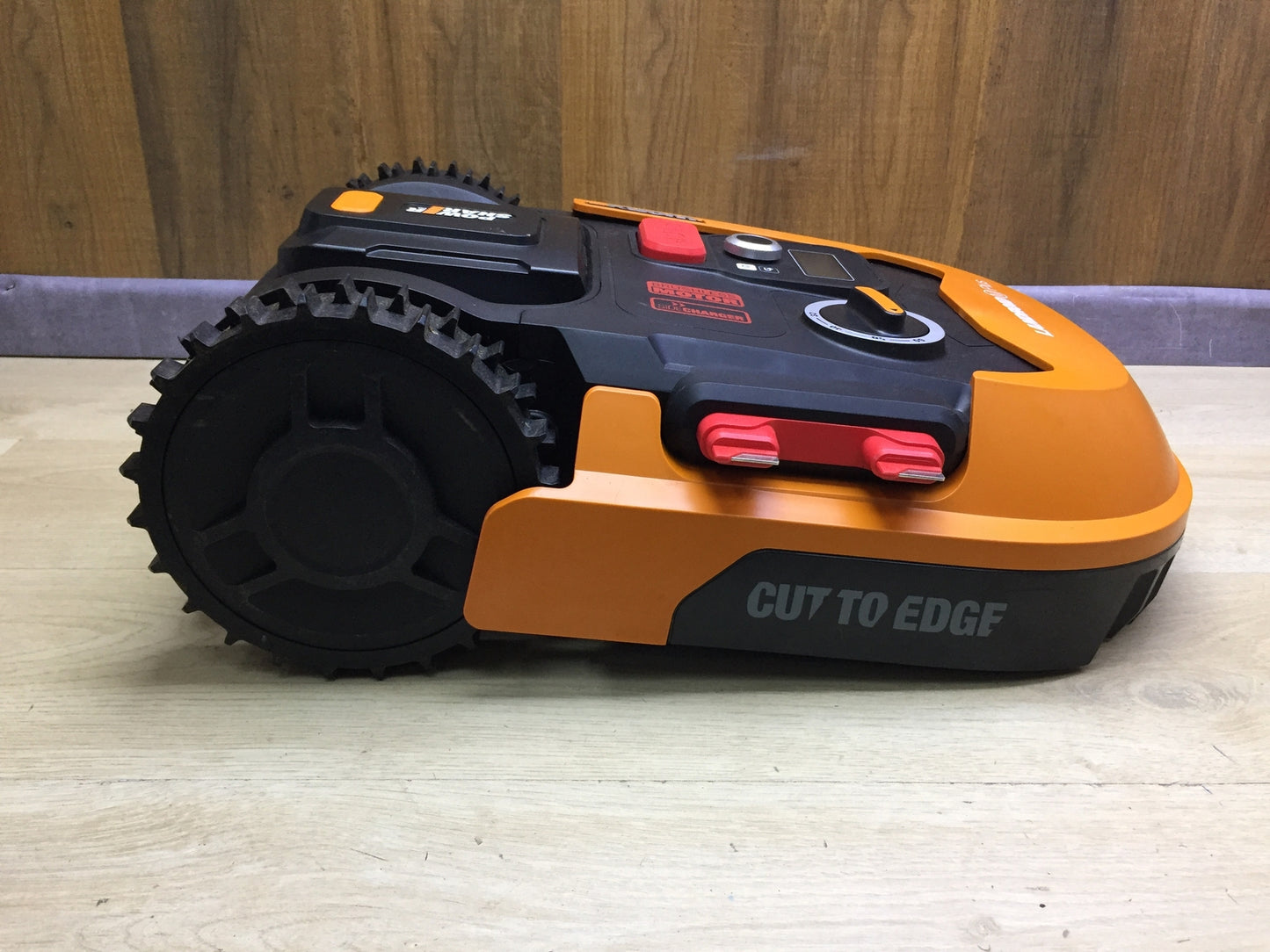WORX Landroid M700 PLUS WR167E Mähroboter für Gärten bis 700 qm, I32810