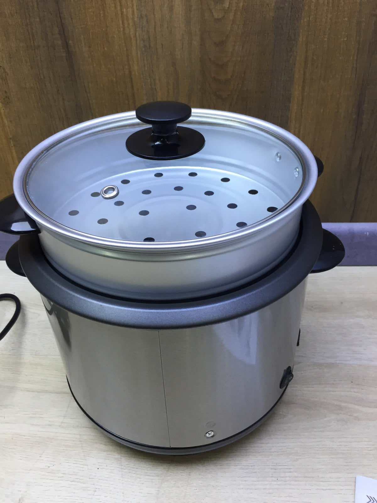 Bestron ARC180 rice cooker for 8-10 people, including steamer attachment, I29408