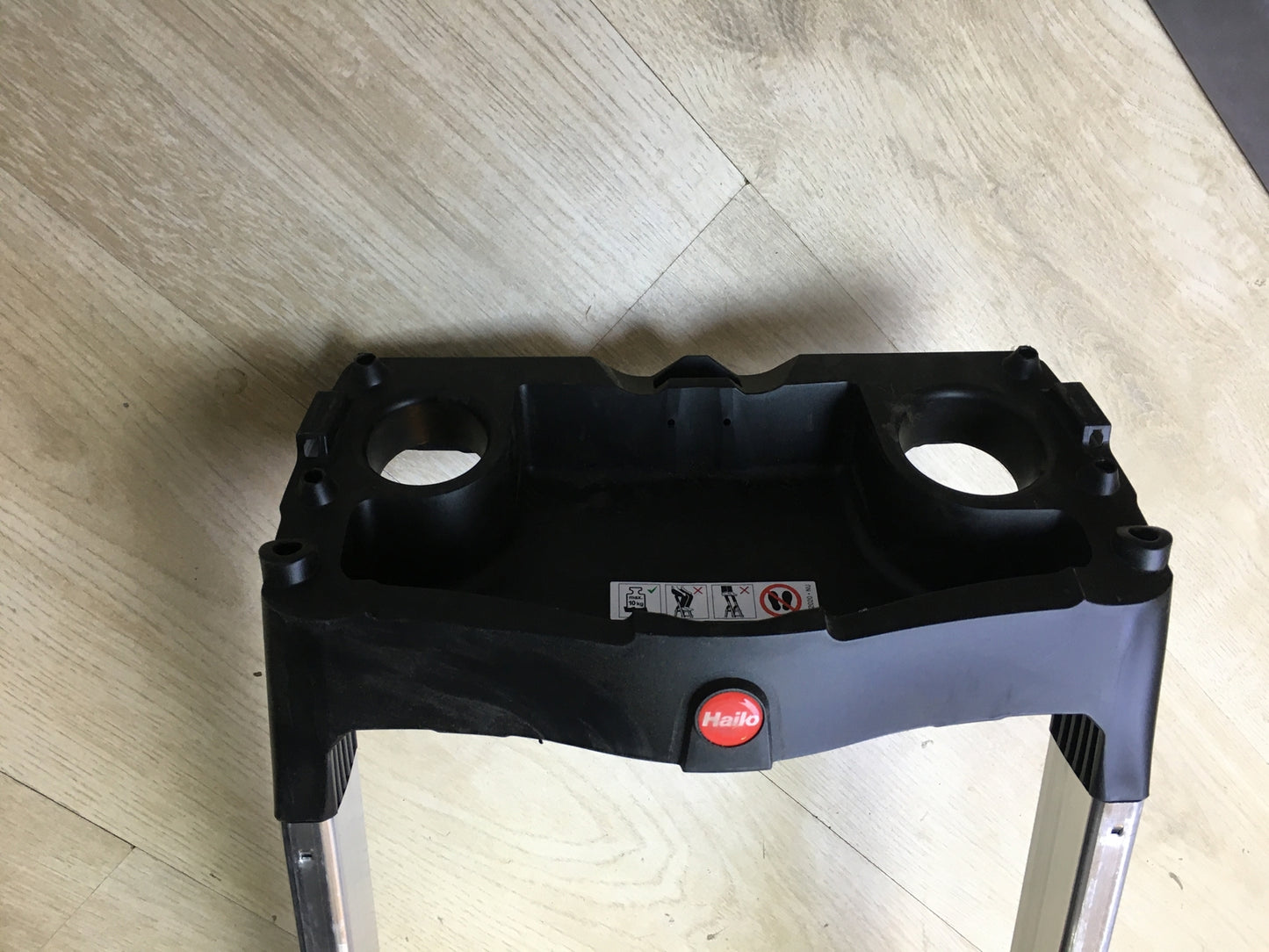 Hailo L60 StandardLine aluminum safety stepladder, 5 steps, I30500