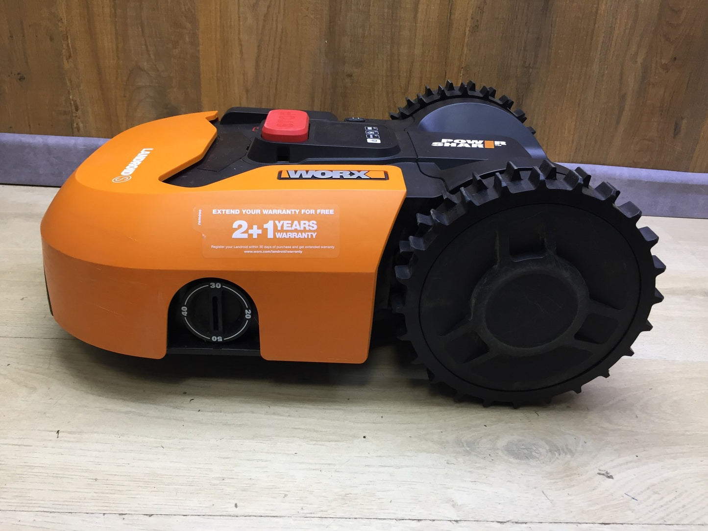 WORX Landroid S400 WR184E robotic lawnmower for gardens up to 400 m², I33175