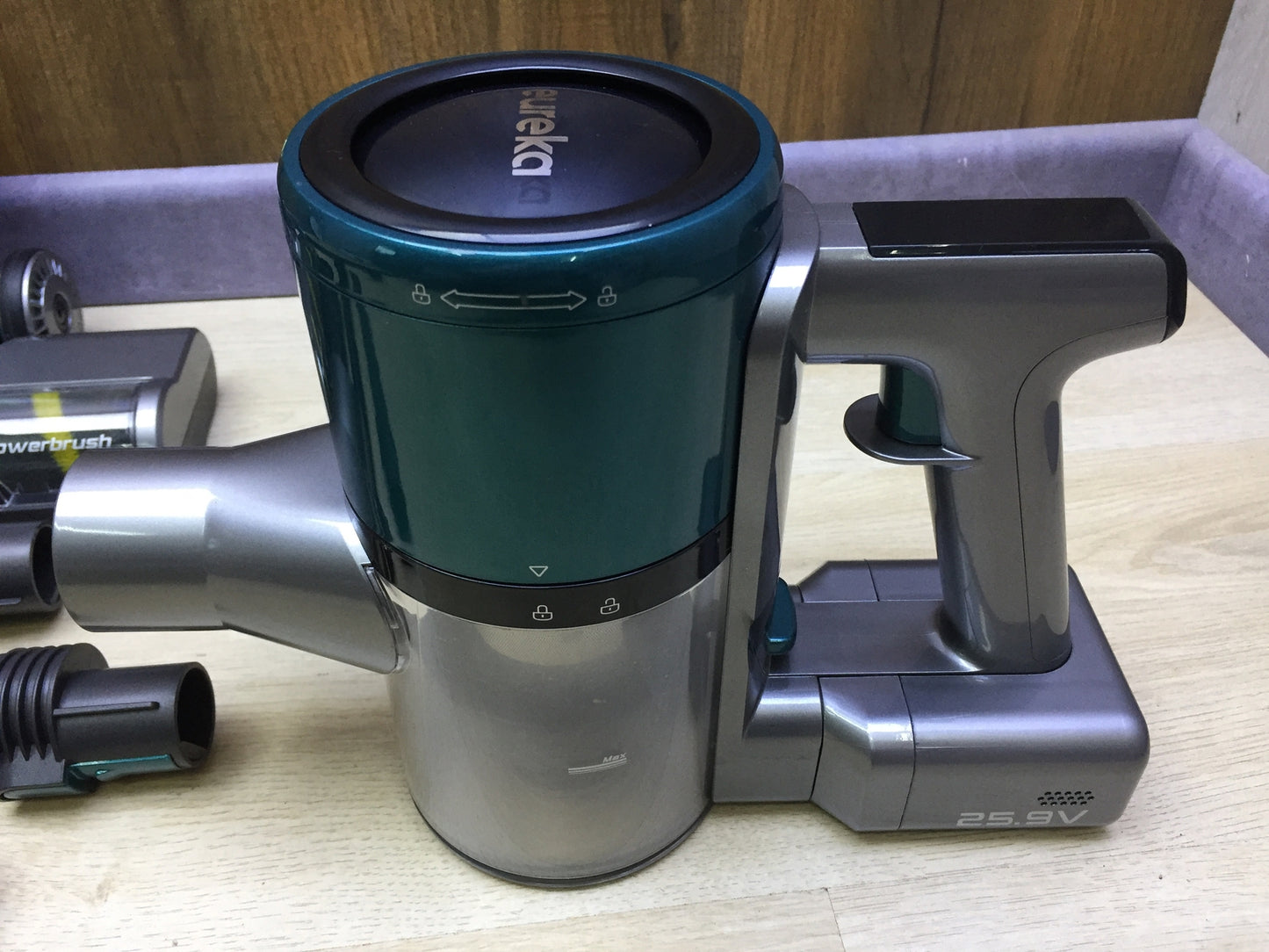 Eureka AK9 Cordless Vacuum Cleaner HD006, I29556