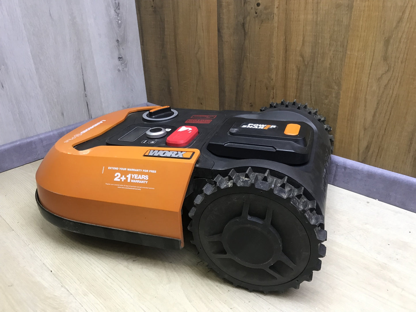 WORX Landroid M700 PLUS WR167E robotic lawnmower for gardens up to 700 sqm, I30513