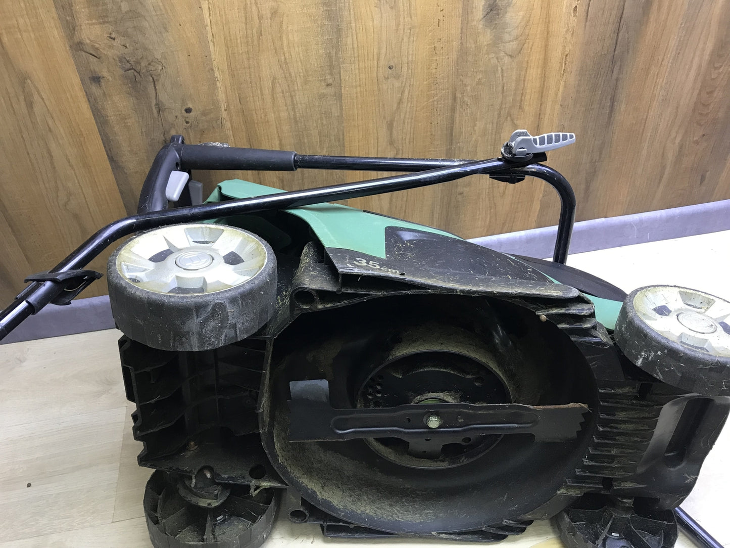 Bosch UniversalRotak 450 electric lawn mower, 1300 W, cutting width 34 cm, I28802