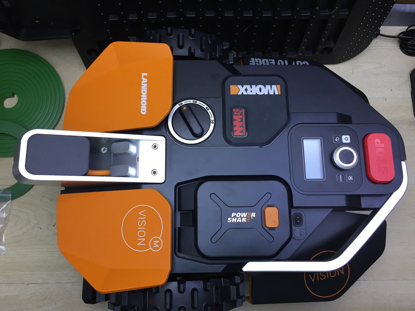 WORX Landroid Vision M800 Mähroboter WR208E.1 für Gärten bis 800m², I33644