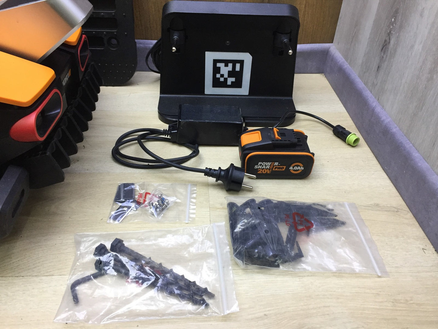 WORX Landroid Vision M800 robotic lawnmower WR208E.1 for gardens up to 800m², I33180