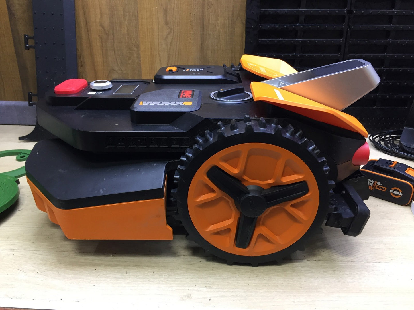 WORX Landroid Vision M800 robotic lawnmower WR208E.1 for gardens up to 800m², I33358