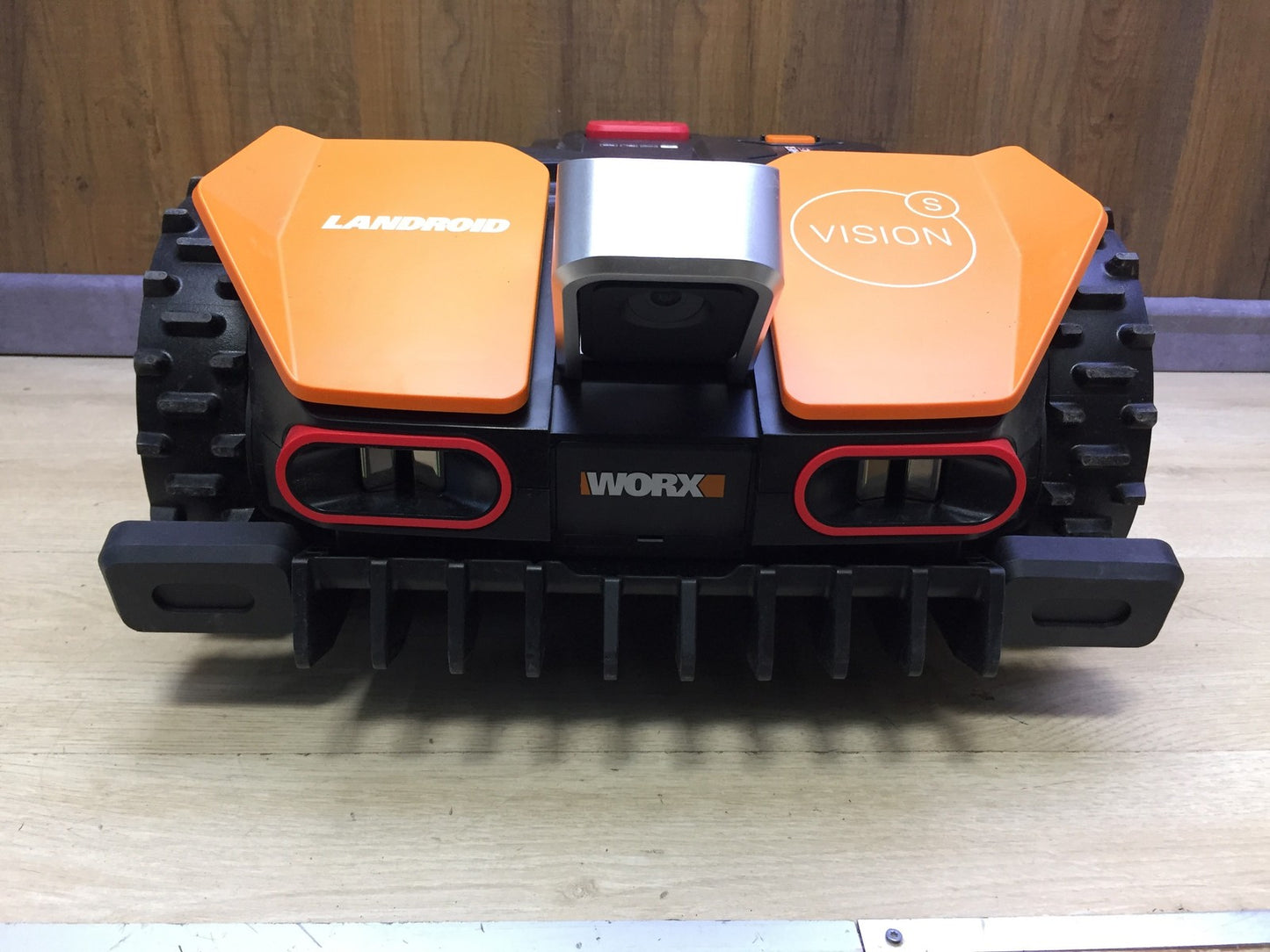 WORX Landroid Vision S250 robotic lawnmower WR202E for gardens up to 250m², I33171