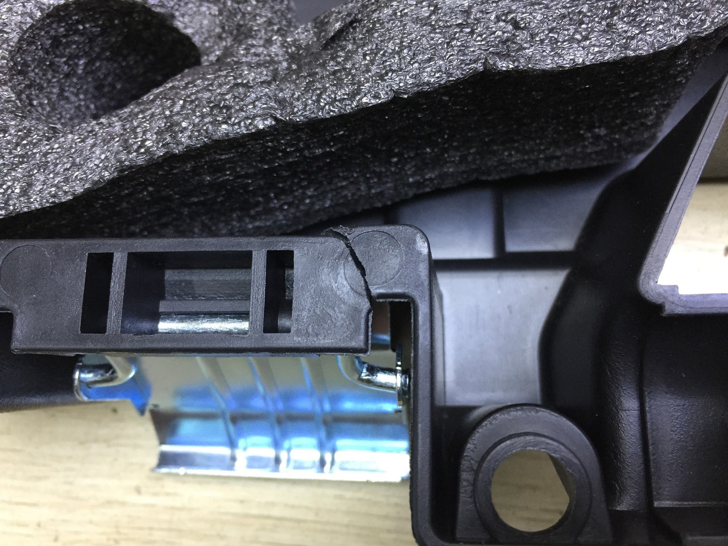 Aokia FH-8821B cordless impact wrench, including 2x 21V 4.0Ah batteries and charger, I33247