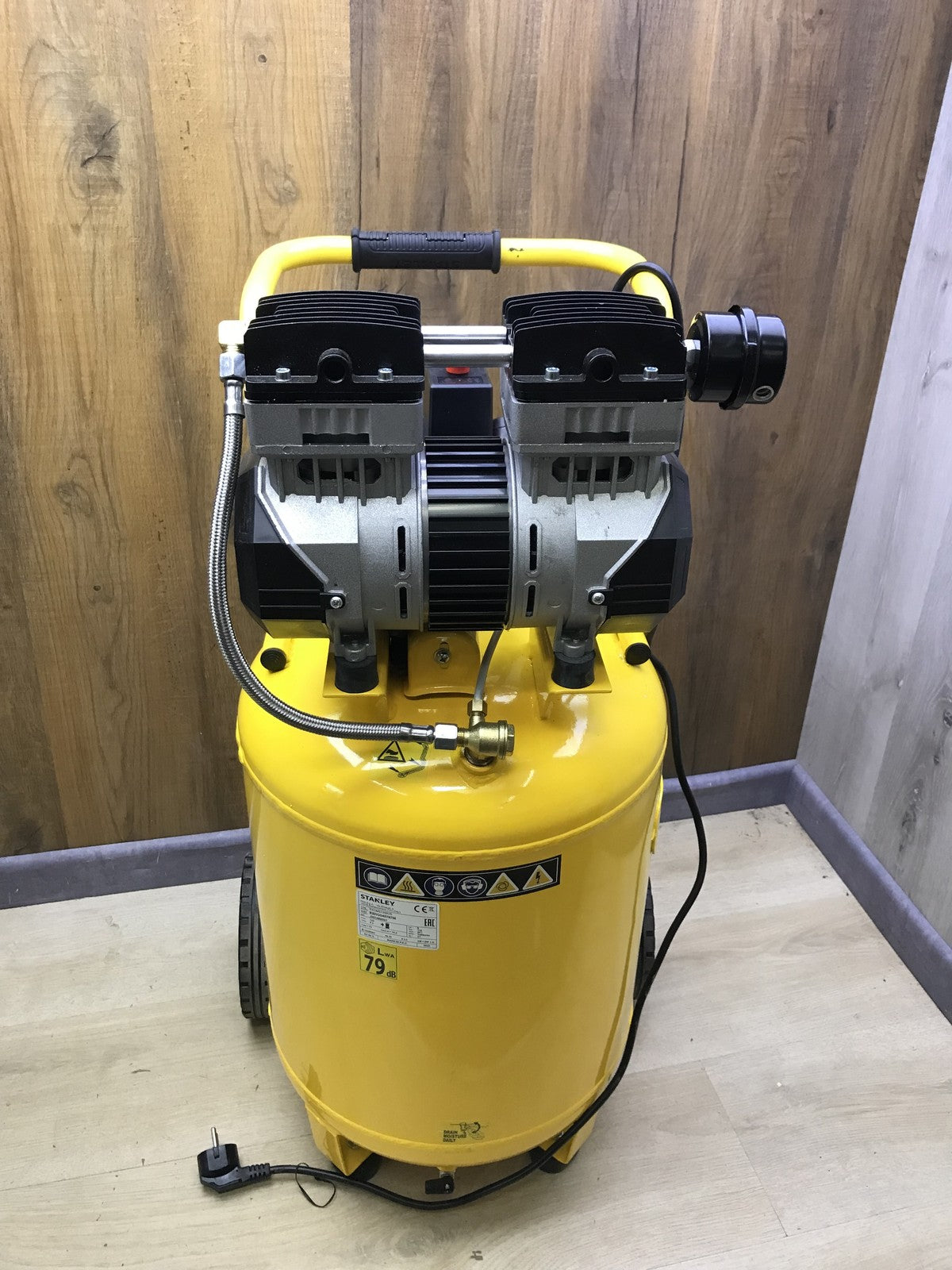 Stanley SXCMS1350VE Siltek Silent Air Elektro-Kompressor 50l 955W, I33050