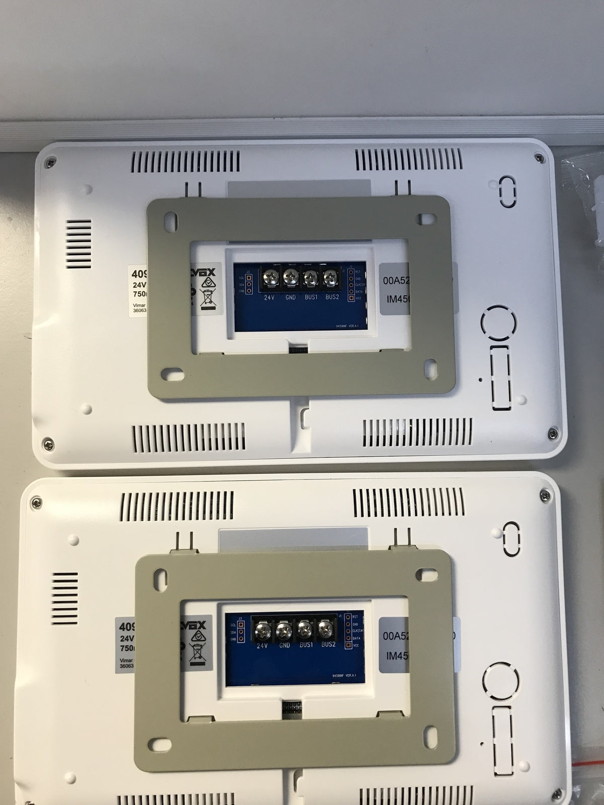 VIMAR K40931 Videosprechenalage Set für 2 Familien, I32271