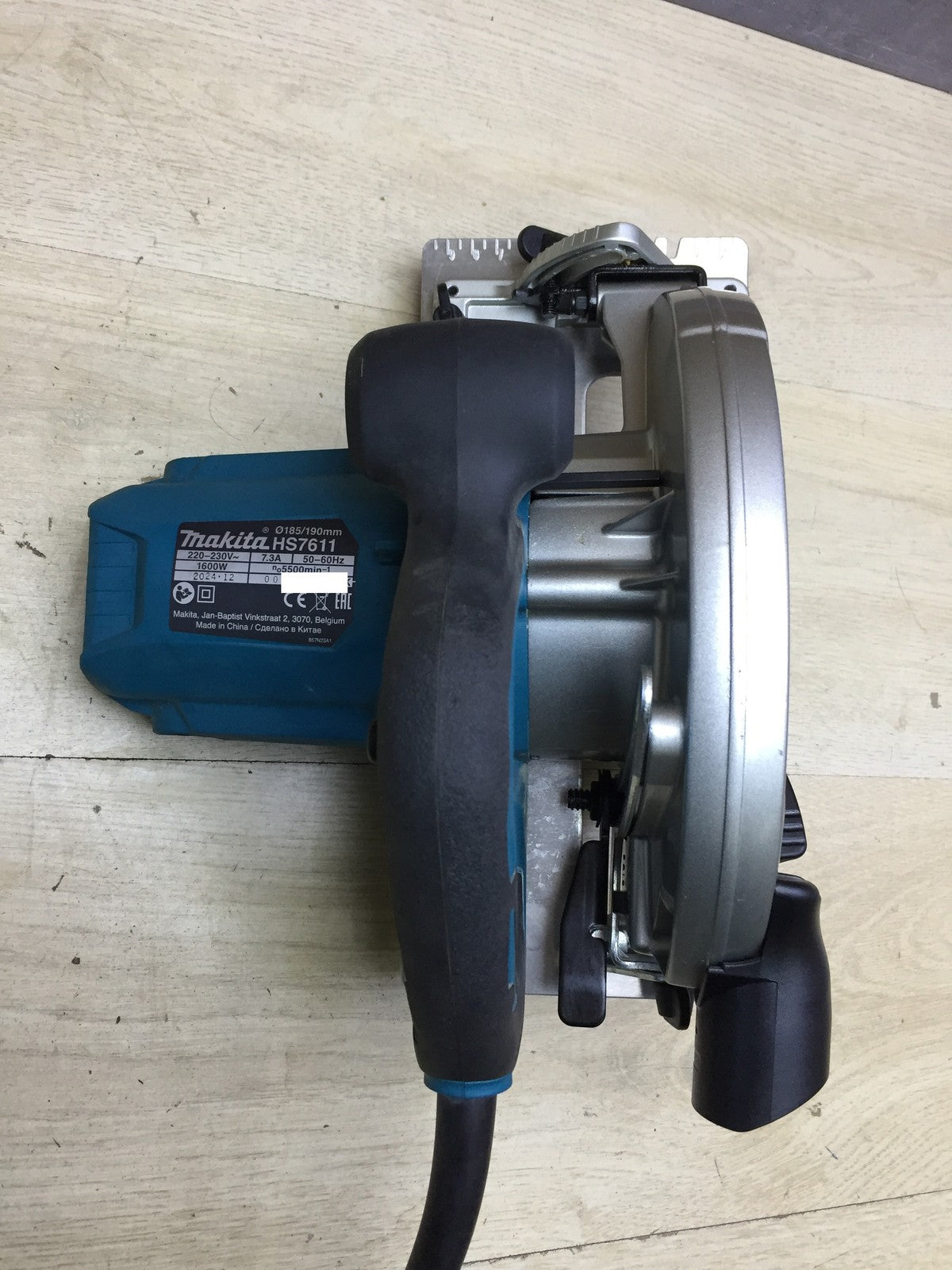 Makita HS7611 electric circular saw, I33250