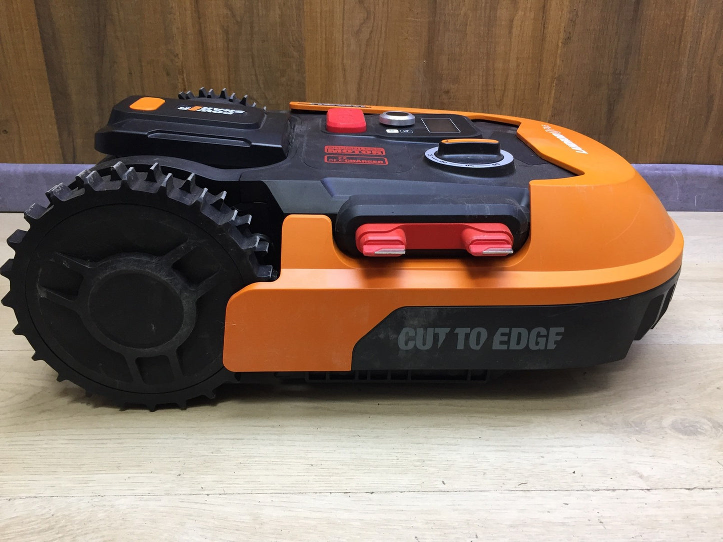 WORX Landroid M500 PLUS WR165E Robotic Lawnmower for up to 500 sqm with Wi-Fi, Bluetooth, I33098