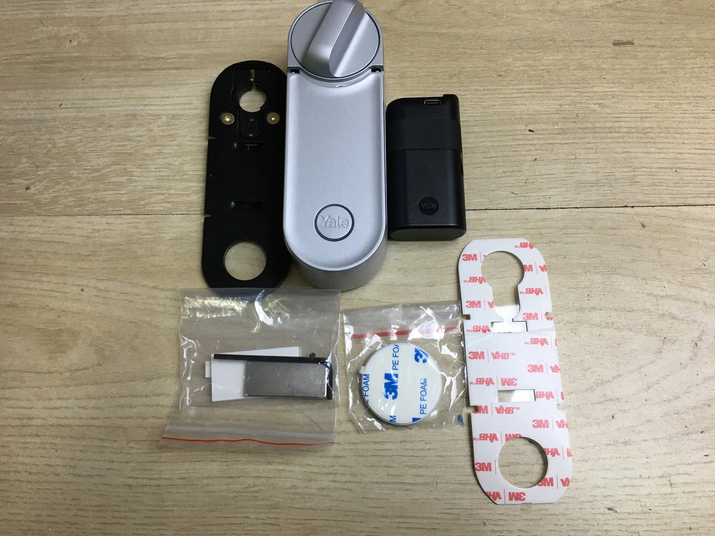 Yale Linus Smart Lock L2 Intelligentes Türschloss Silber SL-103, I33998
