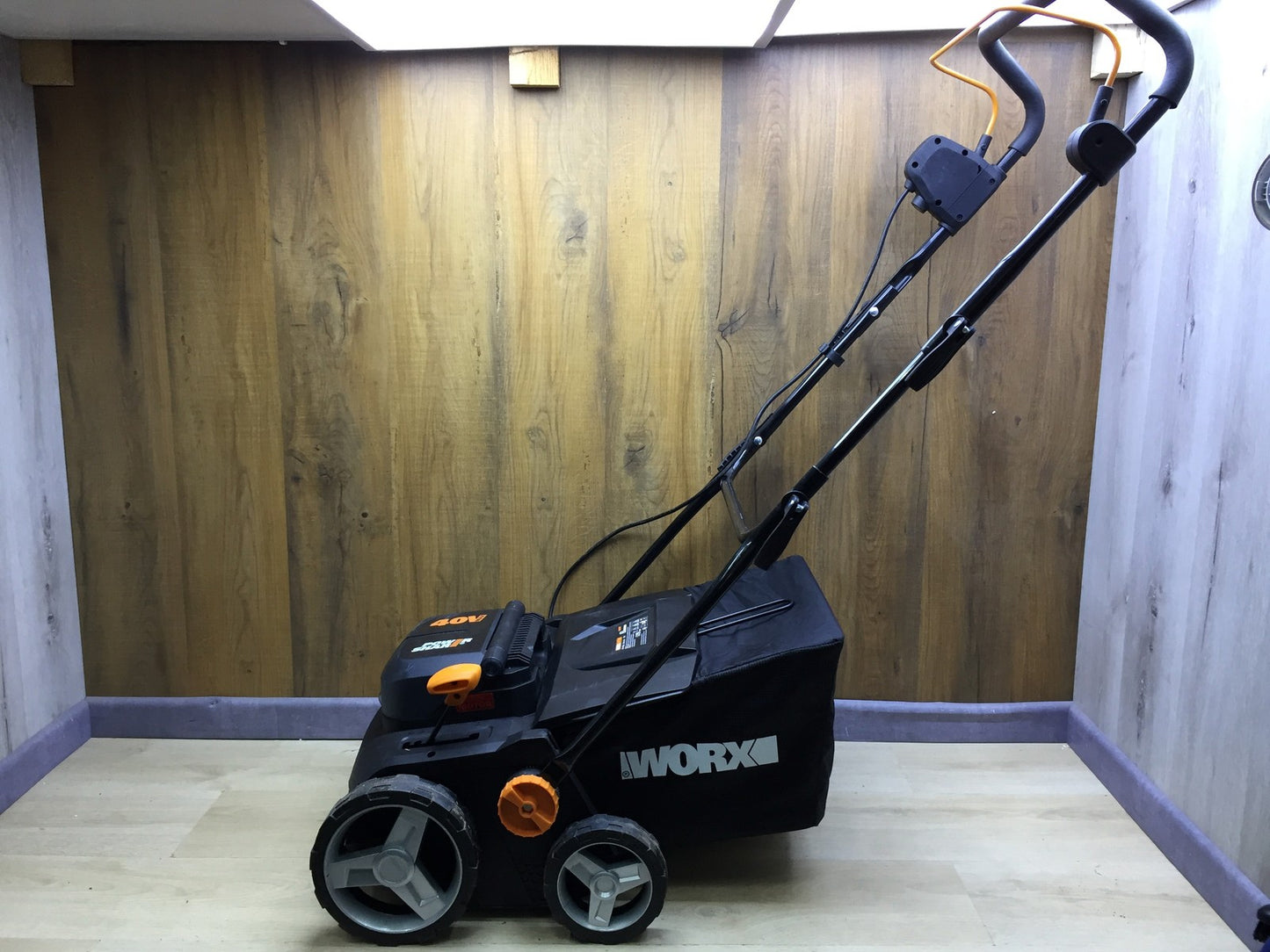 WORX Nitro Akku-Vertikutierer & Rasenlüfter WG855E Solo, bis zu 400 ㎡, I34145