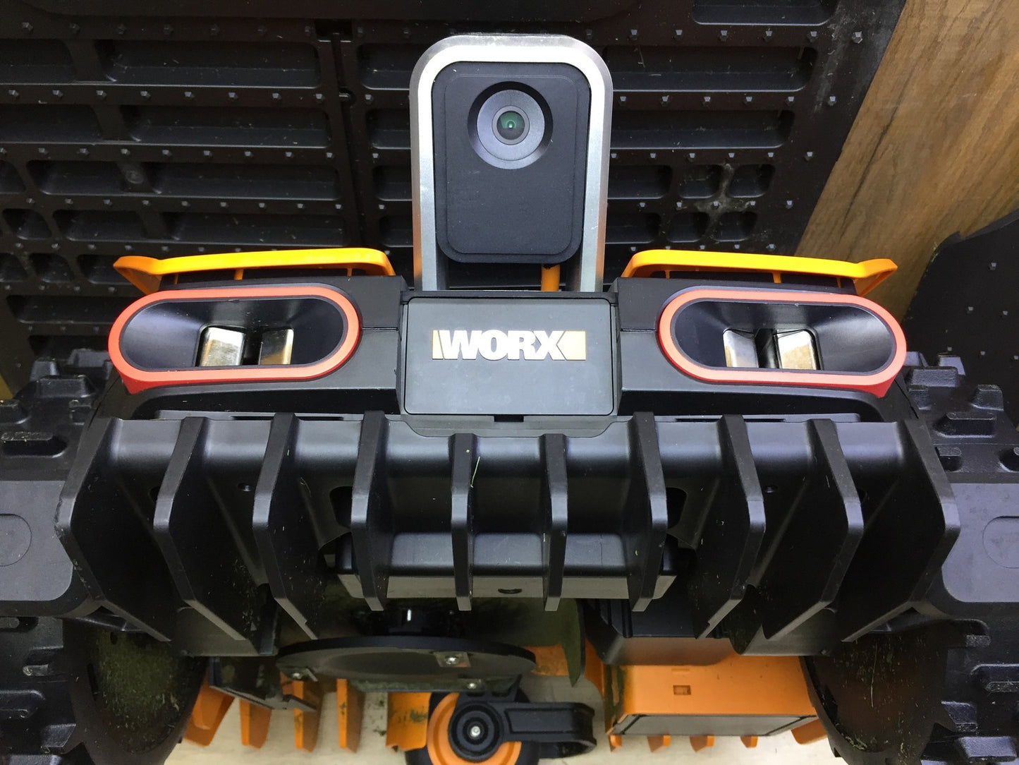 WORX Landroid Vision M800 robotic lawnmower WR208E.1 for gardens up to 800m², I33367