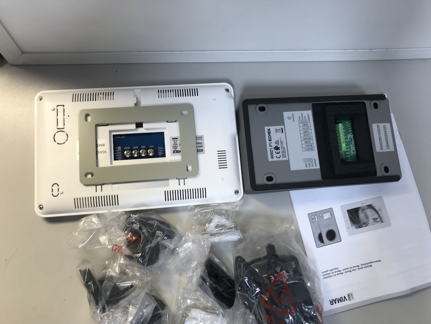 VIMAR ELVOX K40910 Videosprechenalage Set mit Monitor 7 Zoll, I32202