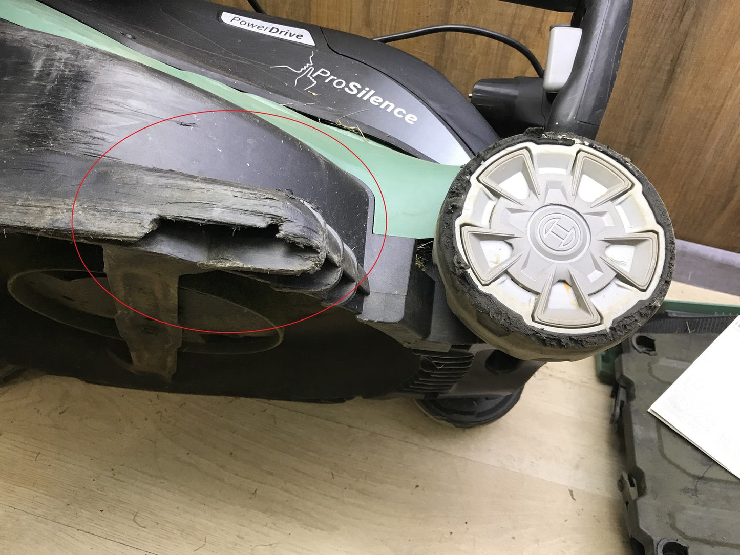 Bosch DIY AdvancedRotak 750 Electric Lawnmower (06008B9305), I33082