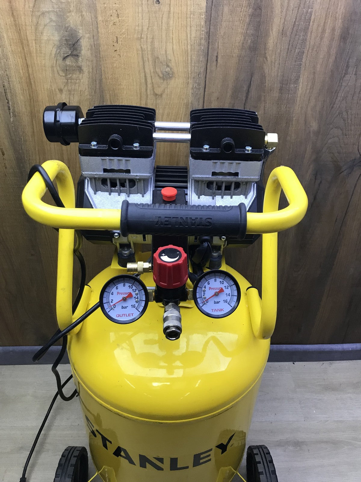 Stanley SXCMS1350VE Siltek Silent Air Elektro-Kompressor 50l 955W, I33050