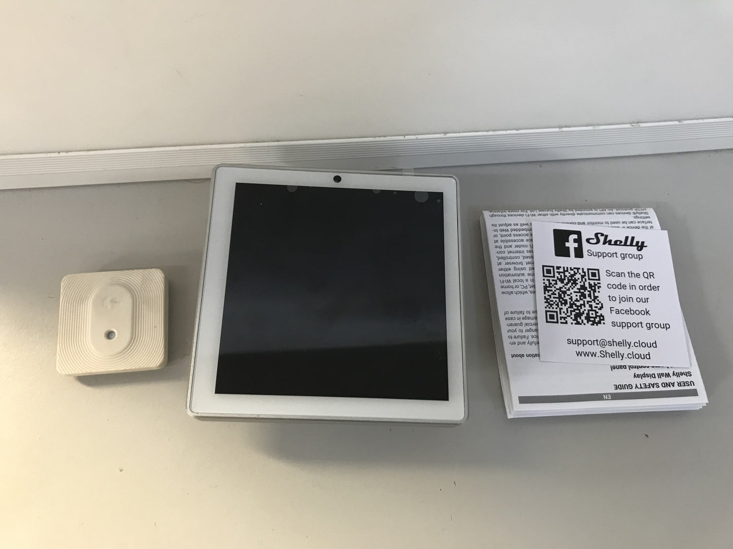 Shelly Wall Display White + Blu H&T Sensor, WiFi Smart Home, I32860