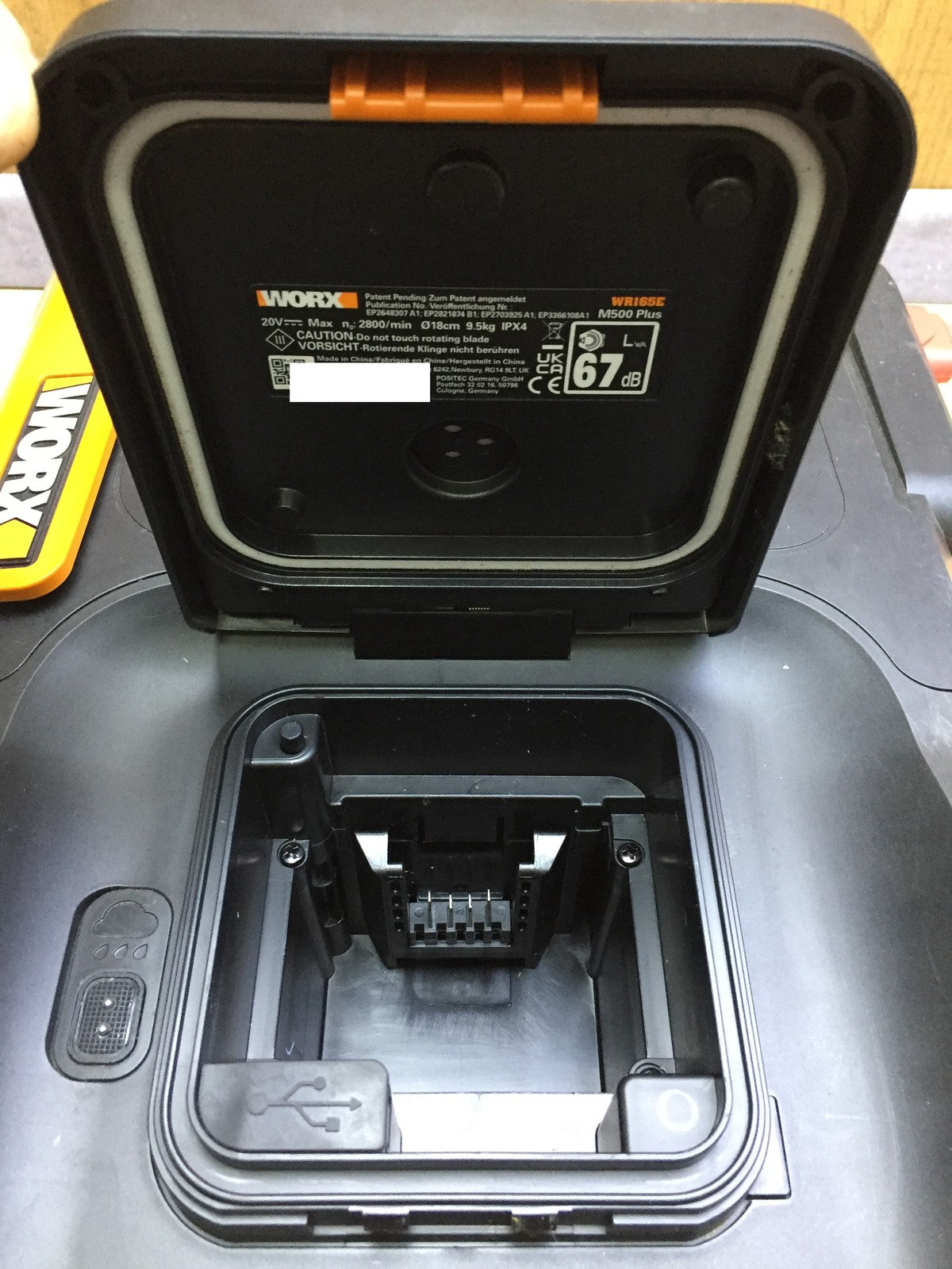 WORX Landroid M500 PLUS WR165E Robotic Lawnmower for up to 500 sqm with Wi-Fi, Bluetooth, I33262