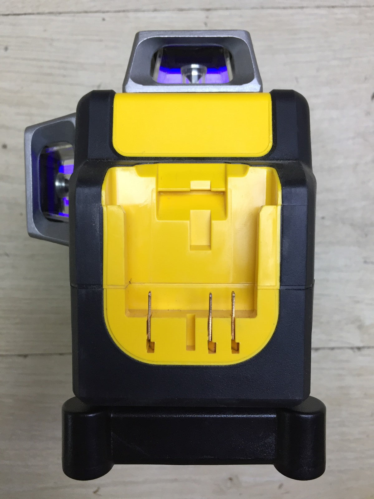 Dewalt cross line laser DCE089G without battery 2.0 Ah, I33106