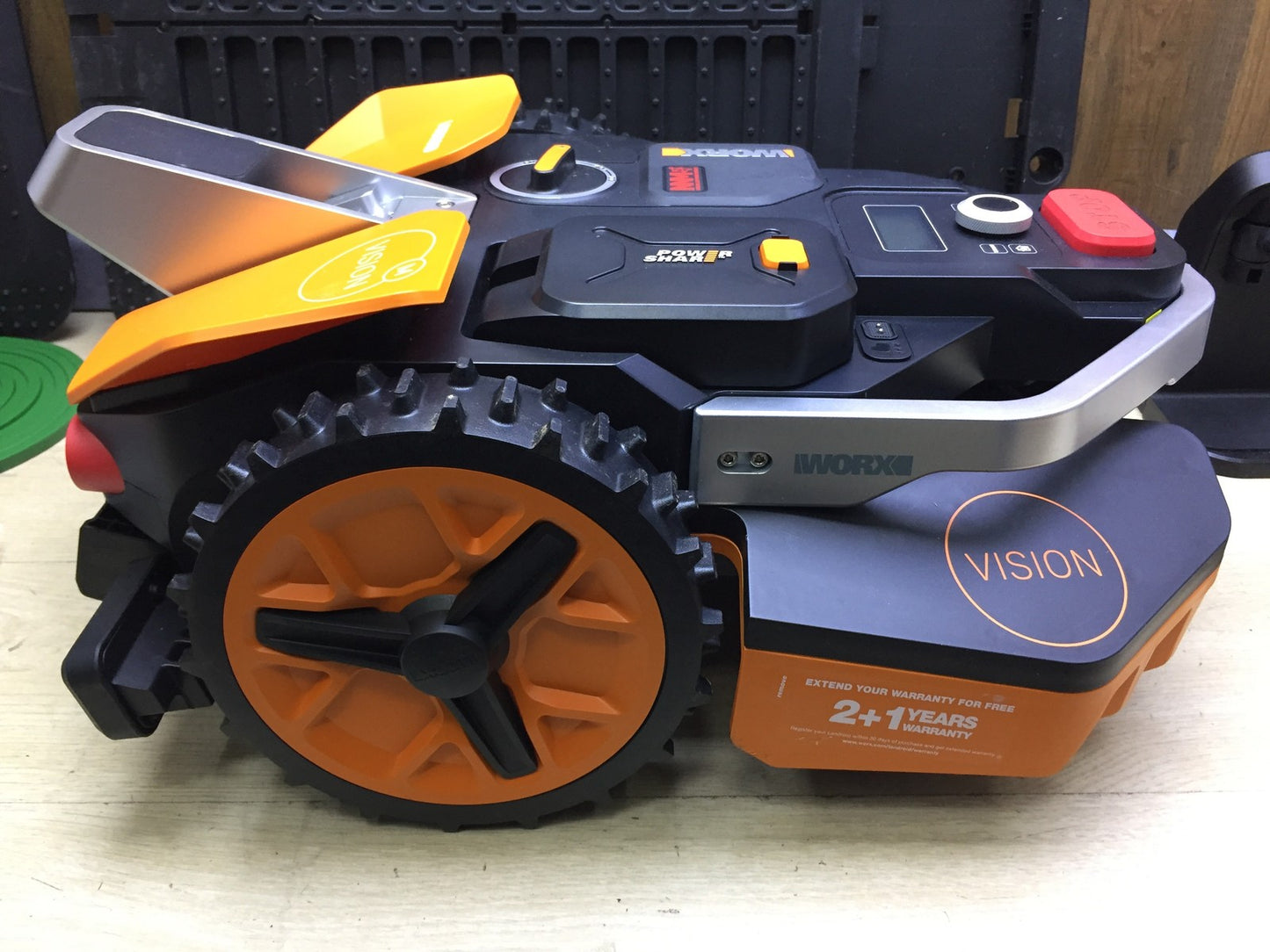WORX Landroid Vision M600 Mähroboter WR206E, für Gärten bis 600qm, I33570
