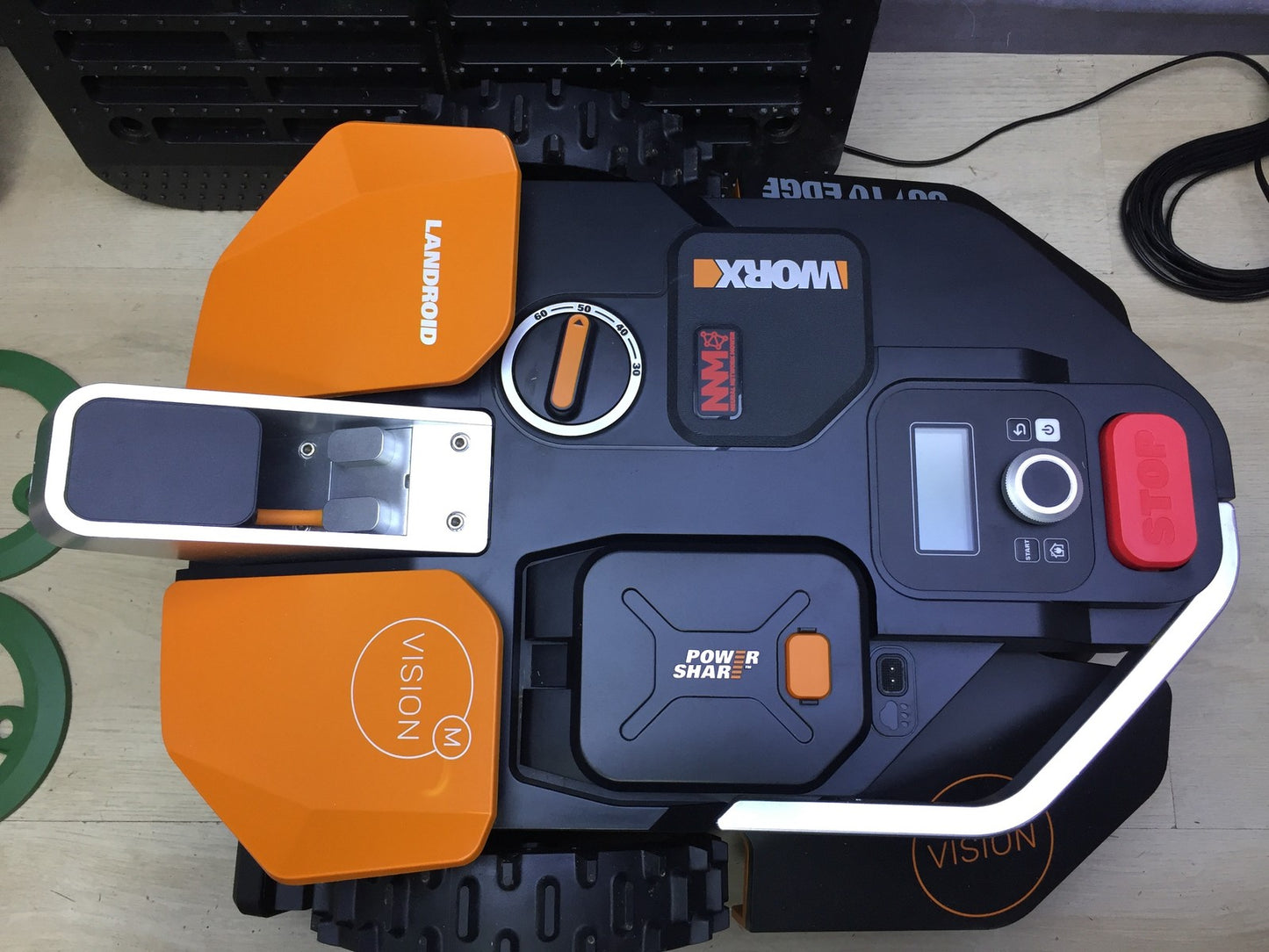 WORX Landroid Vision M600 Mähroboter WR206E.1 für Gärten bis 600m², I34179