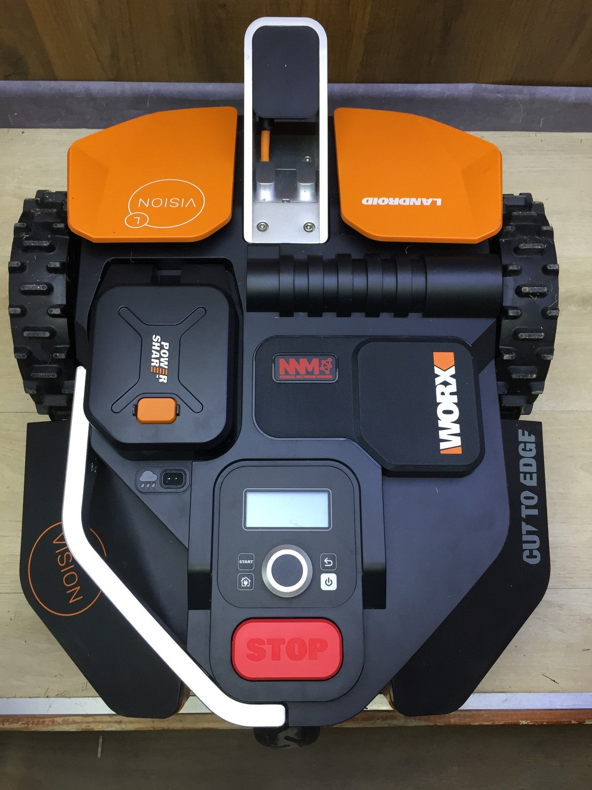 WORX Landroid Vision L1600 robotic lawnmower WR216E.1, for gardens up to 1600m², I33186