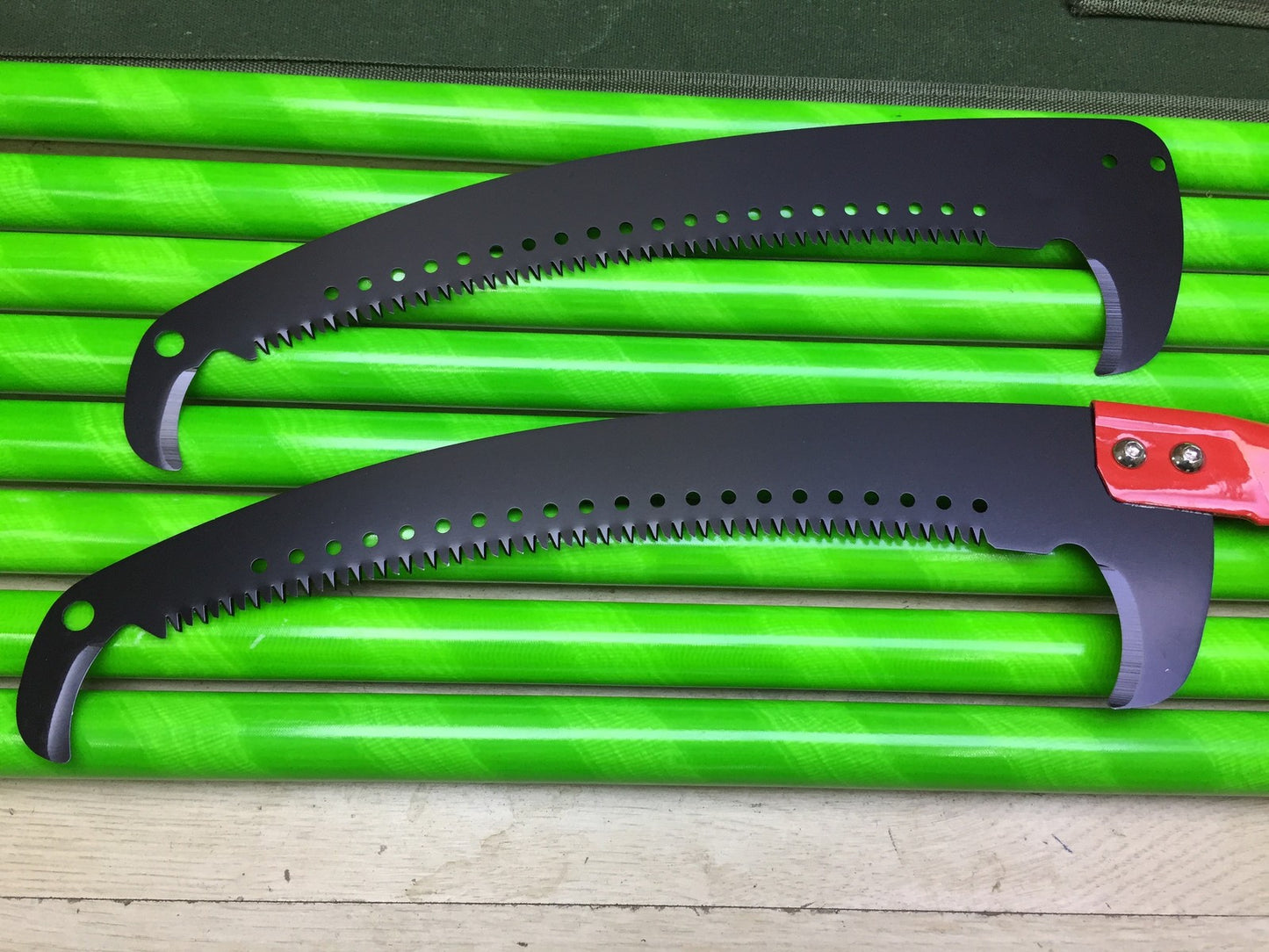 Scalebeard Pruning Saw with Handle 8m Hand Saw Adjustable Length, I33223