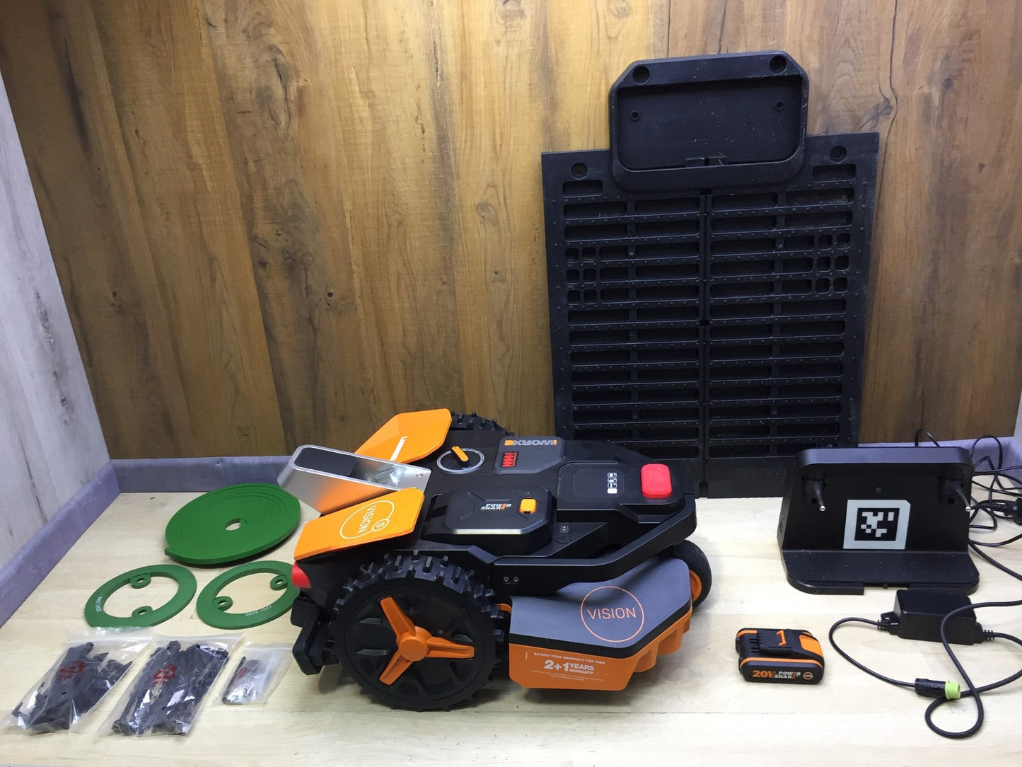 WORX Landroid Vision S250 robotic lawnmower WR202E, for gardens up to 250m², I33492