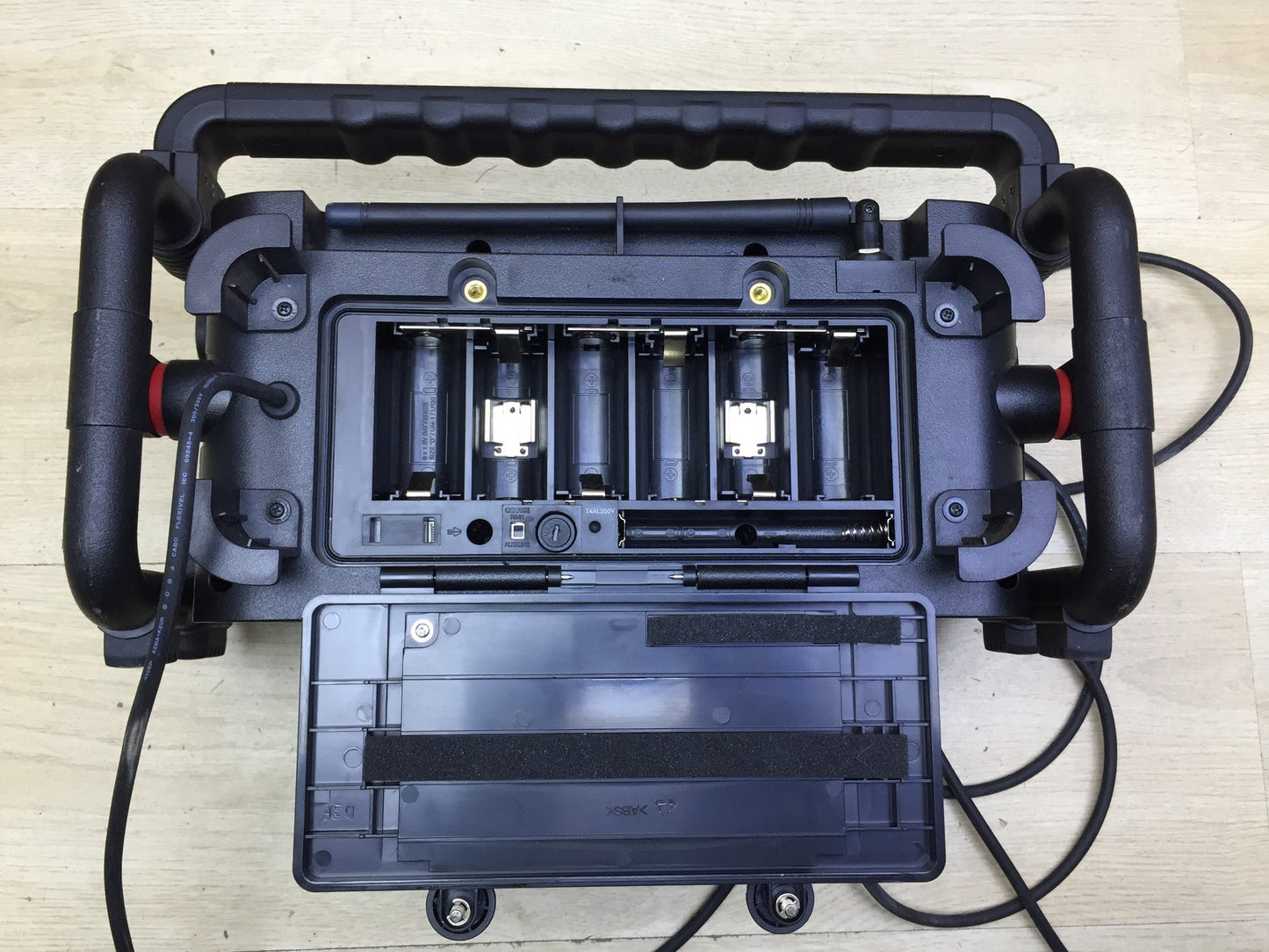 PerfectPro WS3 Baustellenradio Workstation, I34057