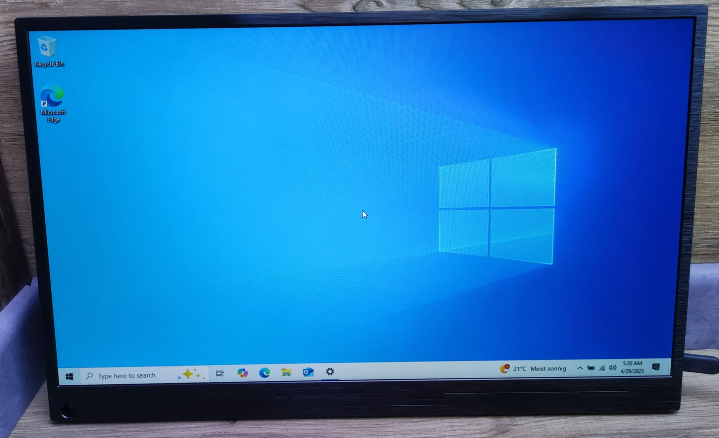 UPERFECT Portable Monitor 18.5" FHD 1920x1080 IPS HDR USB-C FreeSync 120Hz
