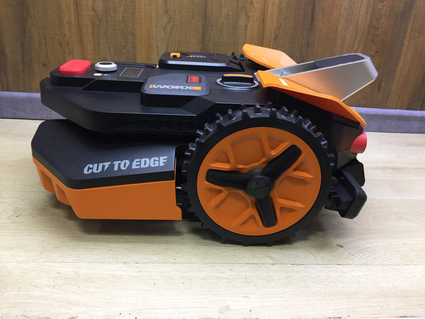 WORX Landroid Vision M550 Mähroboter WR205E für Gärten bis 550m², I33131