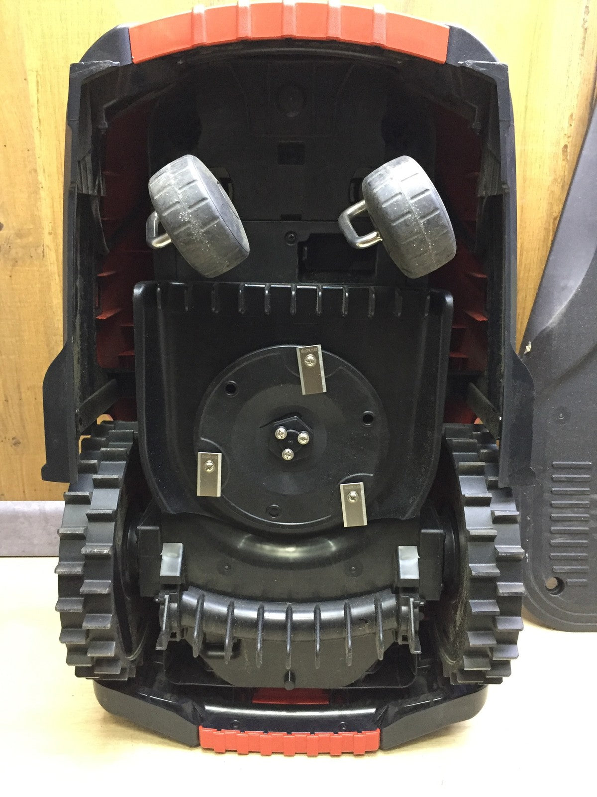Einhell robotic lawnmower FREELEXO CAM PLUS, 18 V, for 600 m², I33350