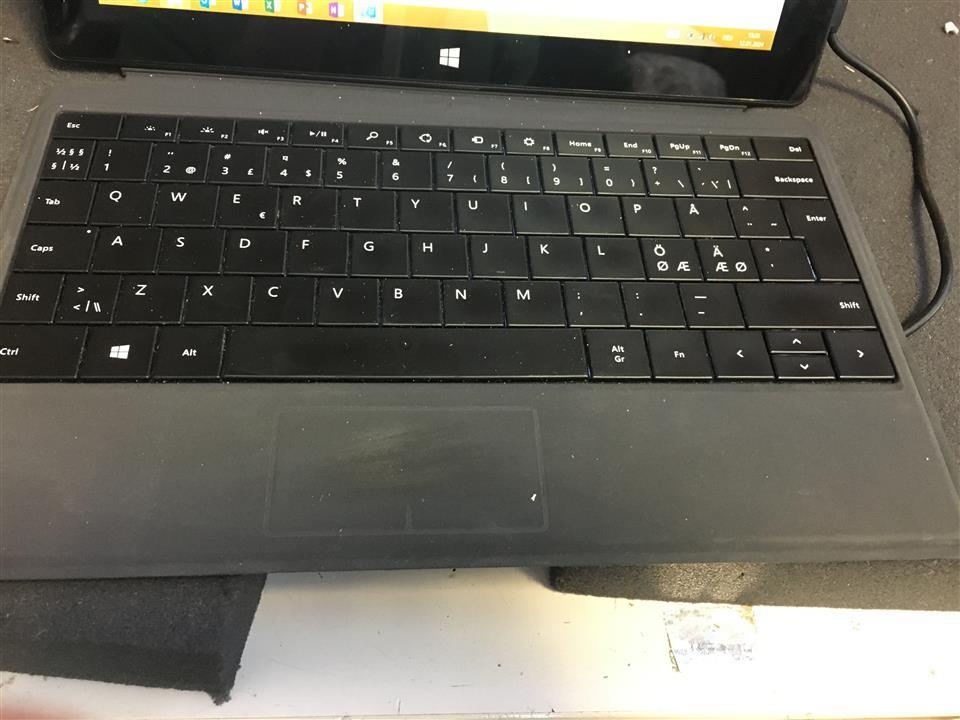 Microsoft Surface RT 32GB 1516 Windows Tablet 10.6" Touch WiFi