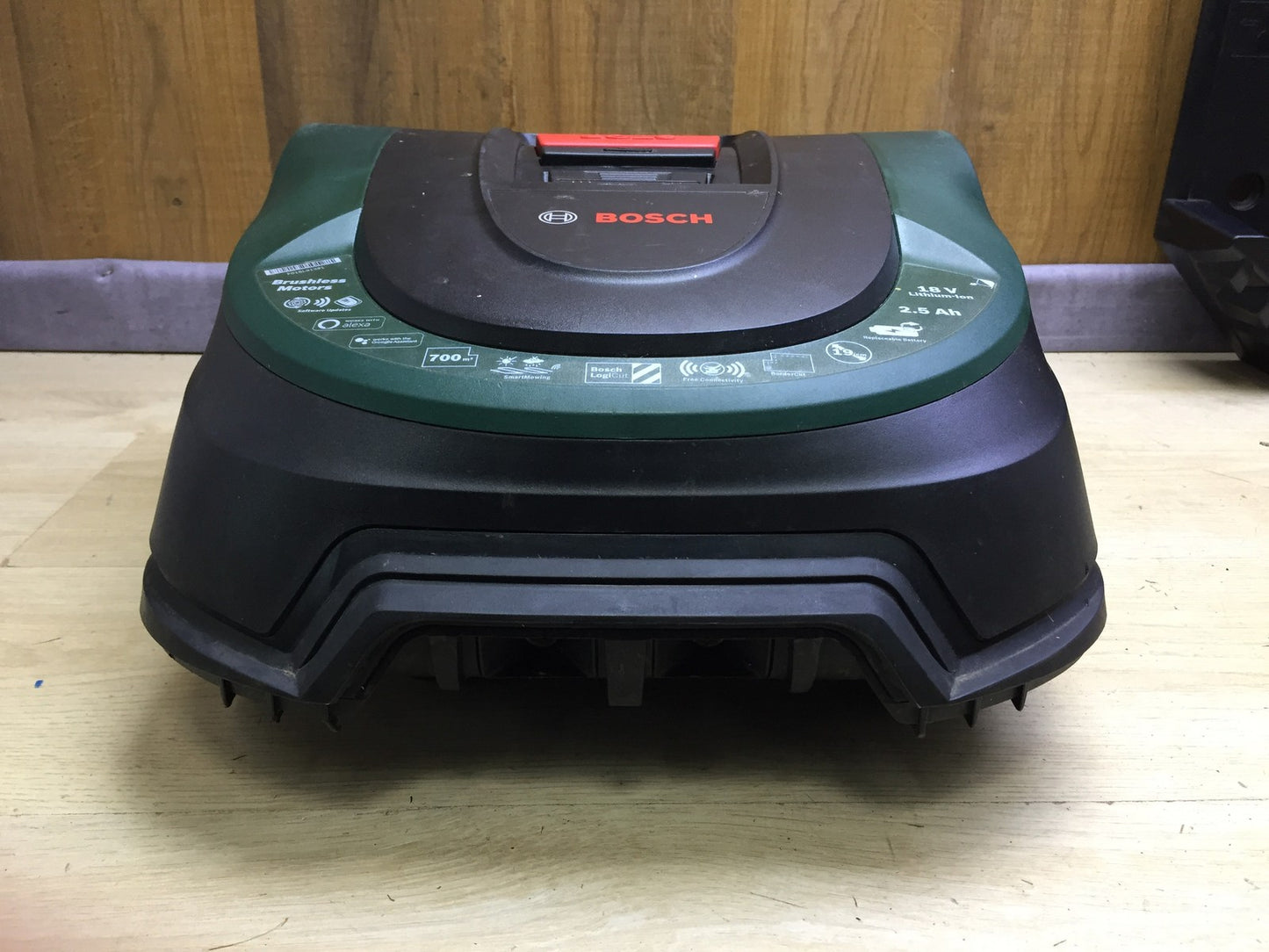 Bosch Indego M+ 700 robotic lawnmower, with app function, I33200