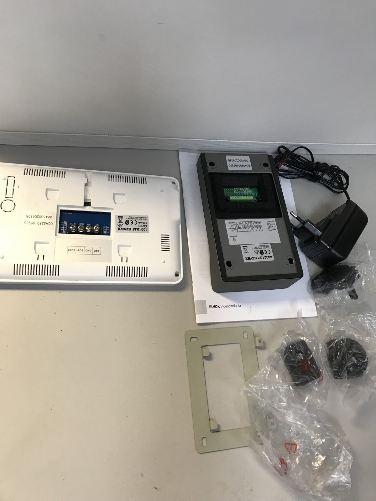 VIMAR ELVOX K40910 video intercom set with 7-inch monitor, I32290