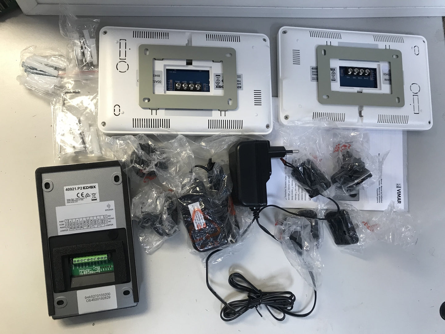 VIMAR K40911 Videosprechenalage Set für 2 Familien, I32201