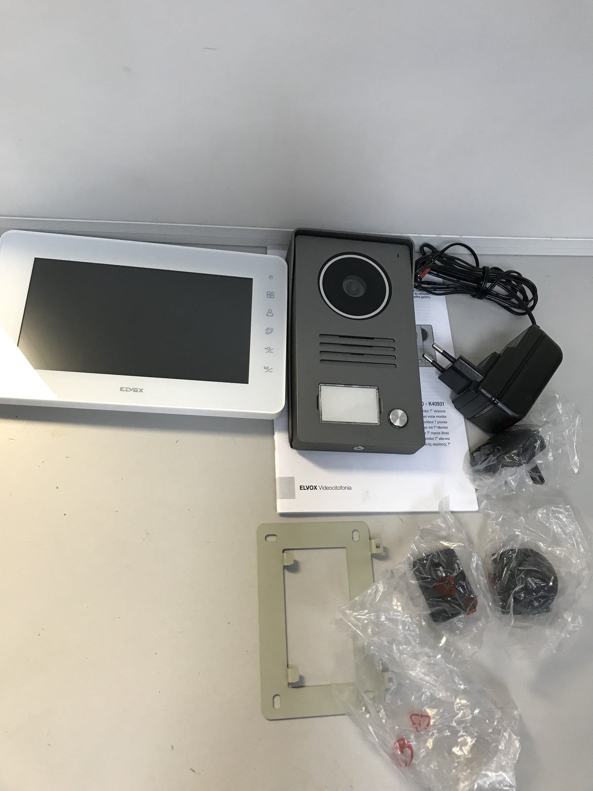 VIMAR ELVOX K40910 video intercom set with 7-inch monitor, I32290