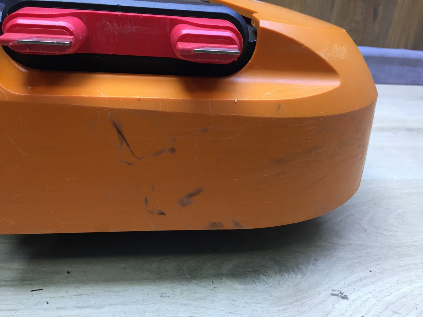 WORX Landroid S400 WR184E robotic lawnmower for gardens up to 400 m², I33175